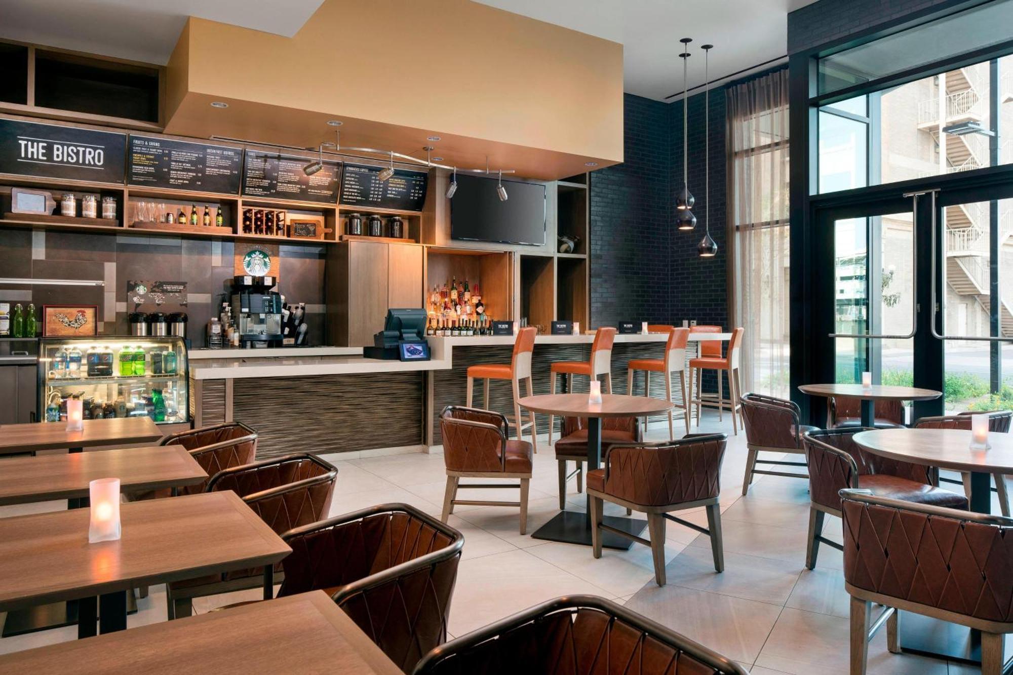 Courtyard By Marriott Phoenix Downtown Екстериор снимка