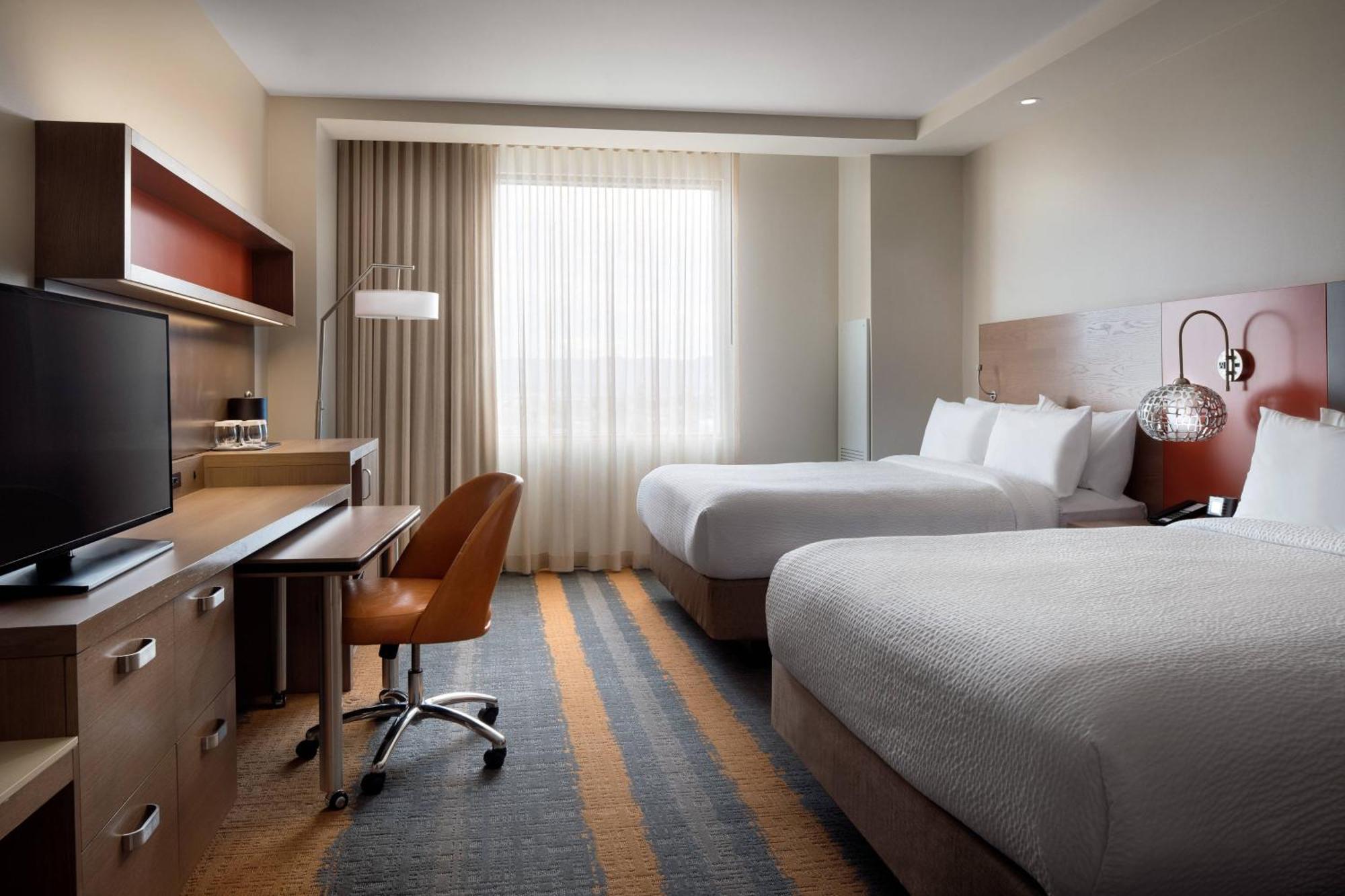 Courtyard By Marriott Phoenix Downtown Екстериор снимка