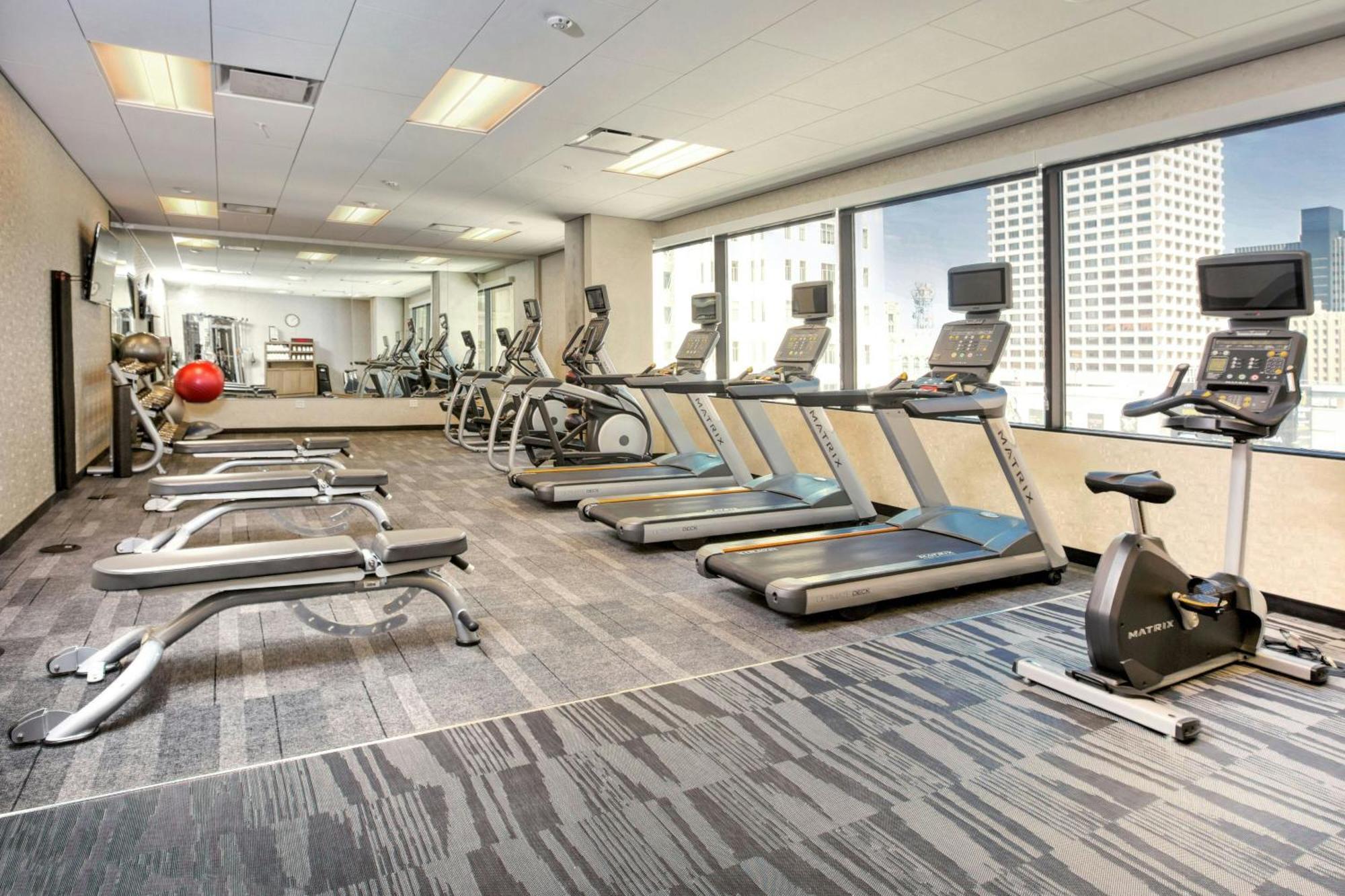 Courtyard By Marriott Phoenix Downtown Екстериор снимка